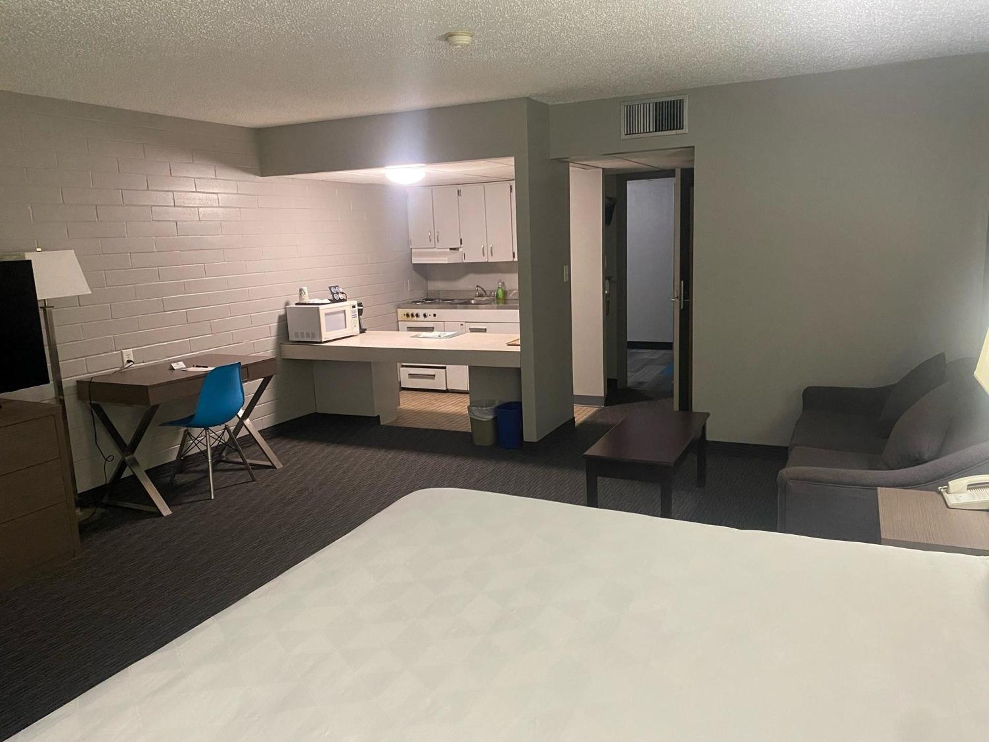 Travelodge By Wyndham Grande Prairie Ngoại thất bức ảnh