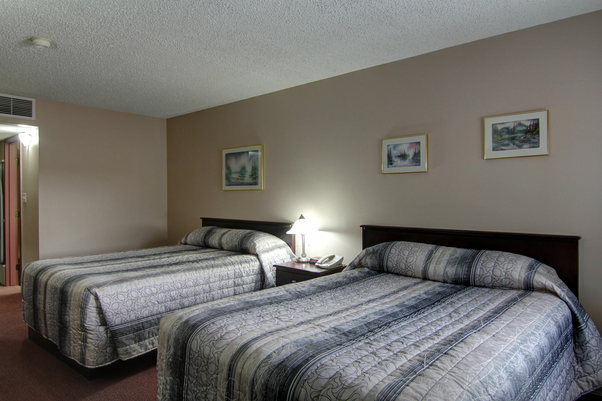 Travelodge By Wyndham Grande Prairie Ngoại thất bức ảnh